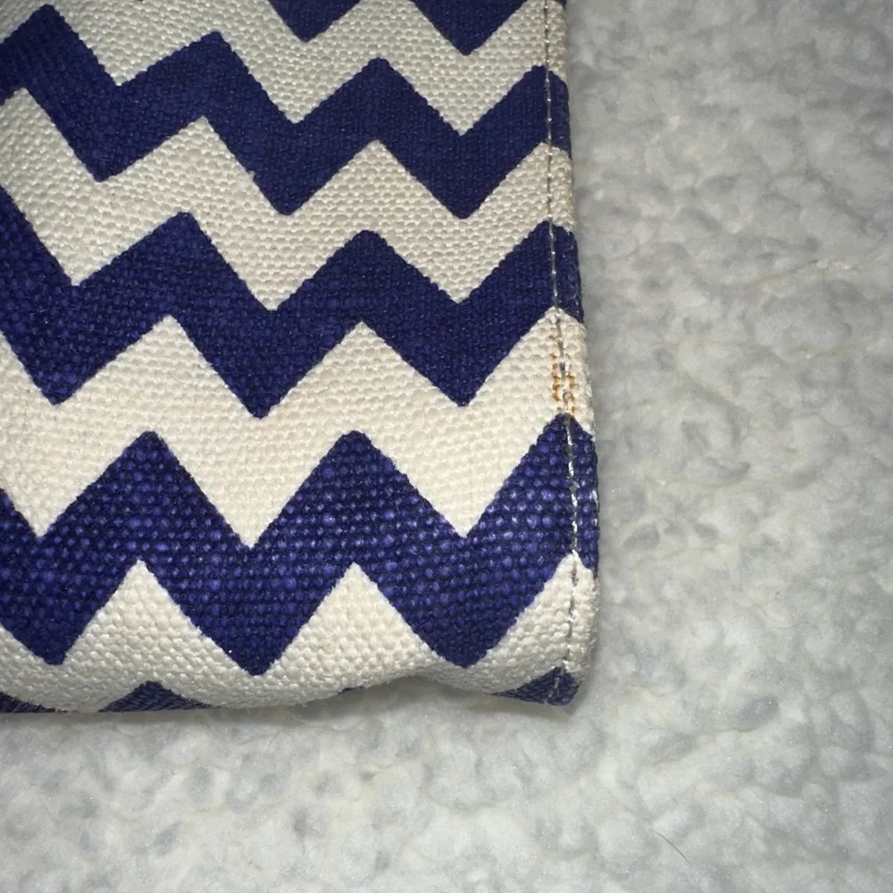 Kate Spade chevron clutch - Picture 6 of 6